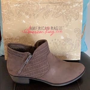 Brown Boot, ankle boot. American Rag